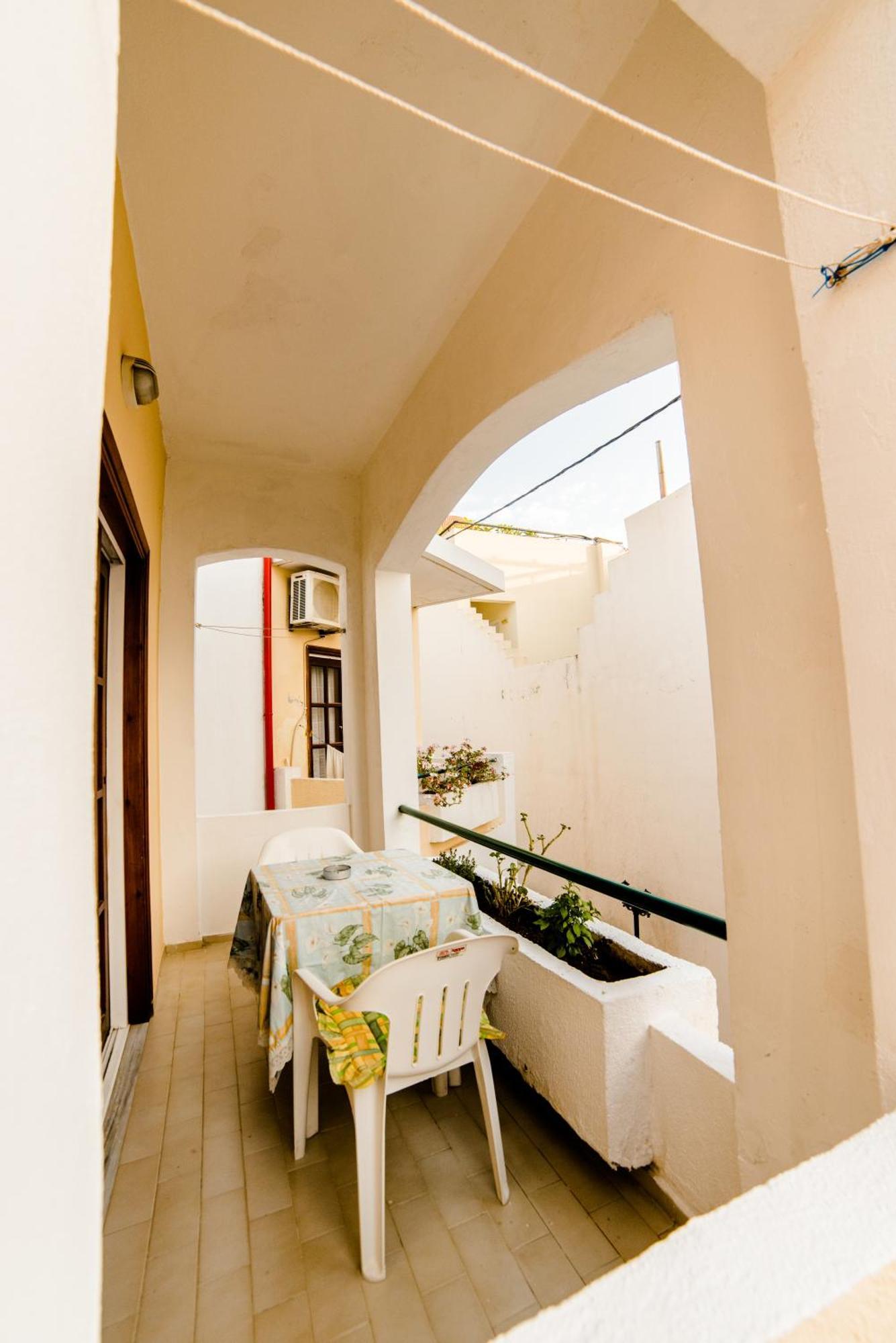 Erato Hotel Apartments Rethymno  Exterior photo